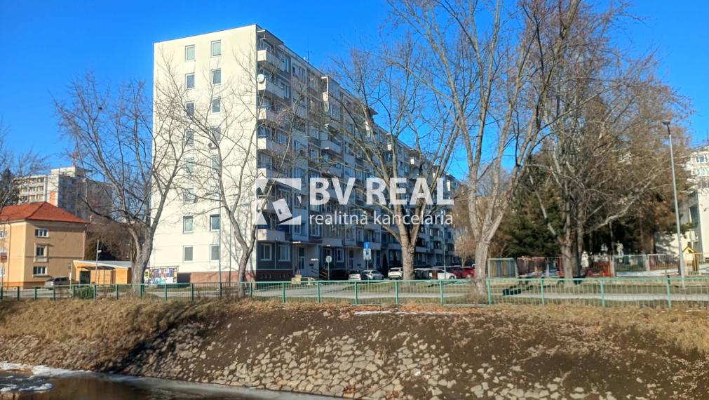 BV REAL Na predaj 2,5 izbový byt Prievidza FM2391