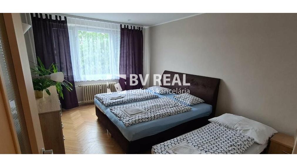 BV REAL Na predaj 2,5 izbový byt Prievidza FM2391