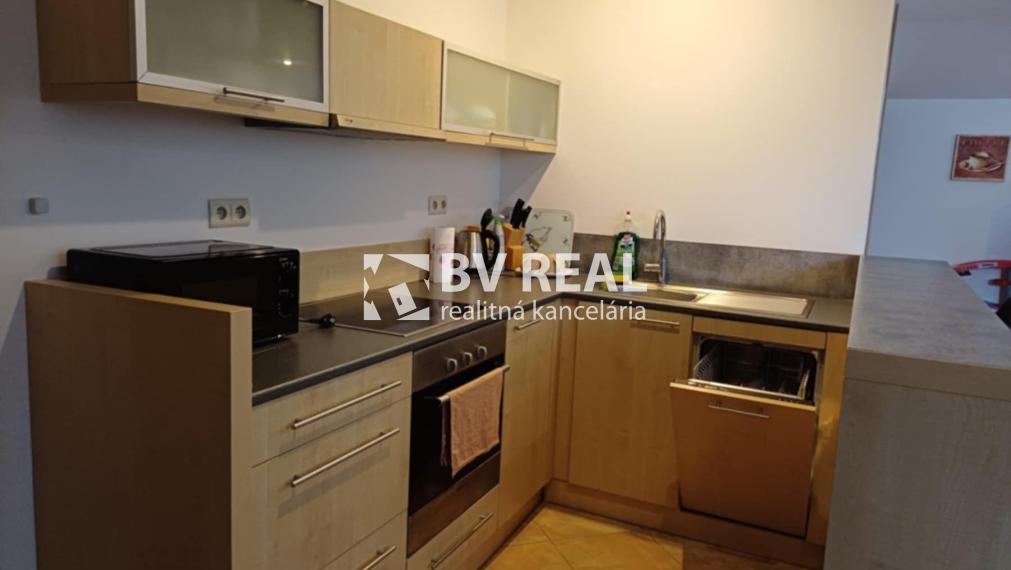 BV REAL Na predaj polyfunkčný objekt Bojnice FM2397