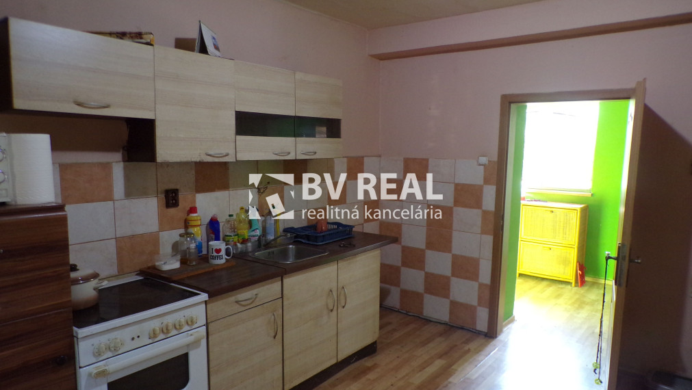 PREDANÉ BV REAL rodinný dom s veľkým pozemkom 2326 m2 FM1959