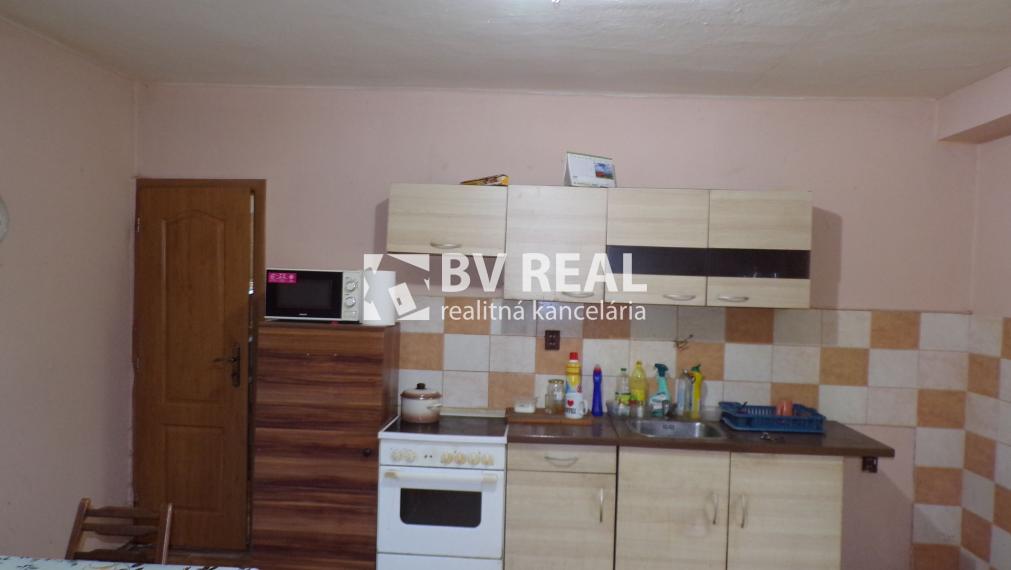 BV REAL Na predaj rodinný dom s veľkým pozemkom 2326 m2 FM1959