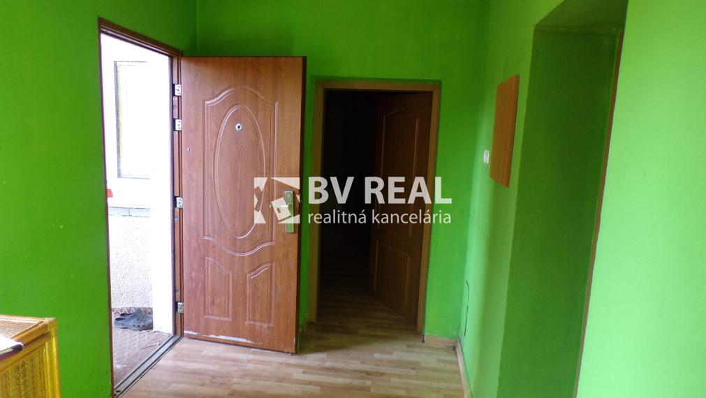 BV REAL Na predaj rodinný dom s veľkým pozemkom 2326 m2 FM1959