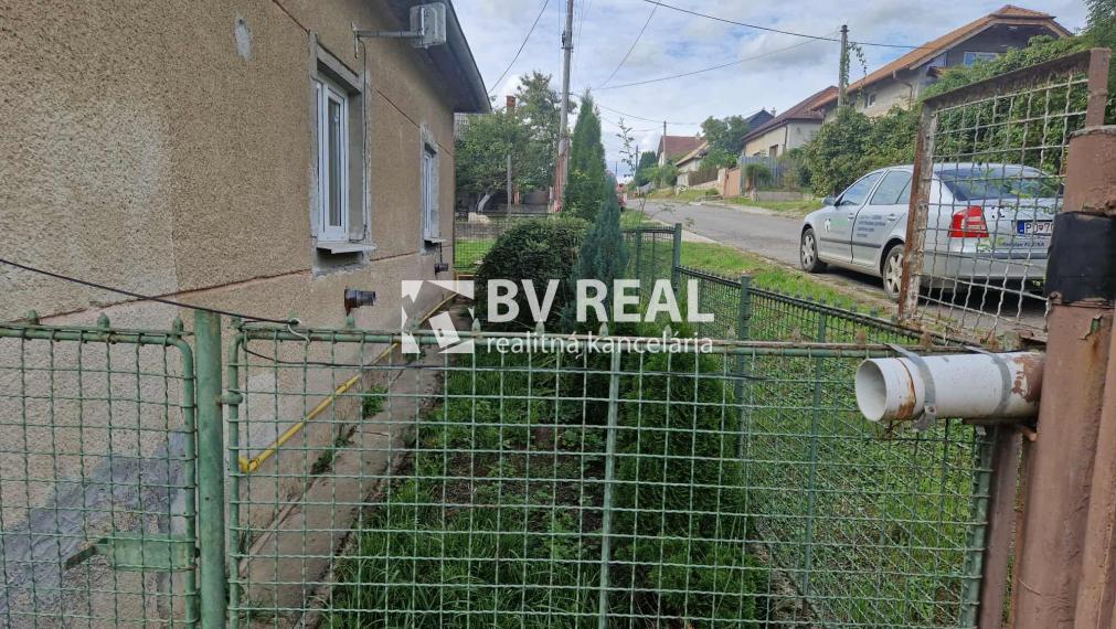 BV REAL Na predaj rodinný dom s veľkým pozemkom 2326 m2 FM1959