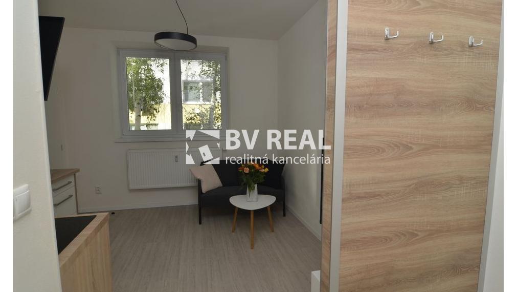 BV REAL Na prenájom 1 izbový byt Bánovce nad Bebravou FM2401