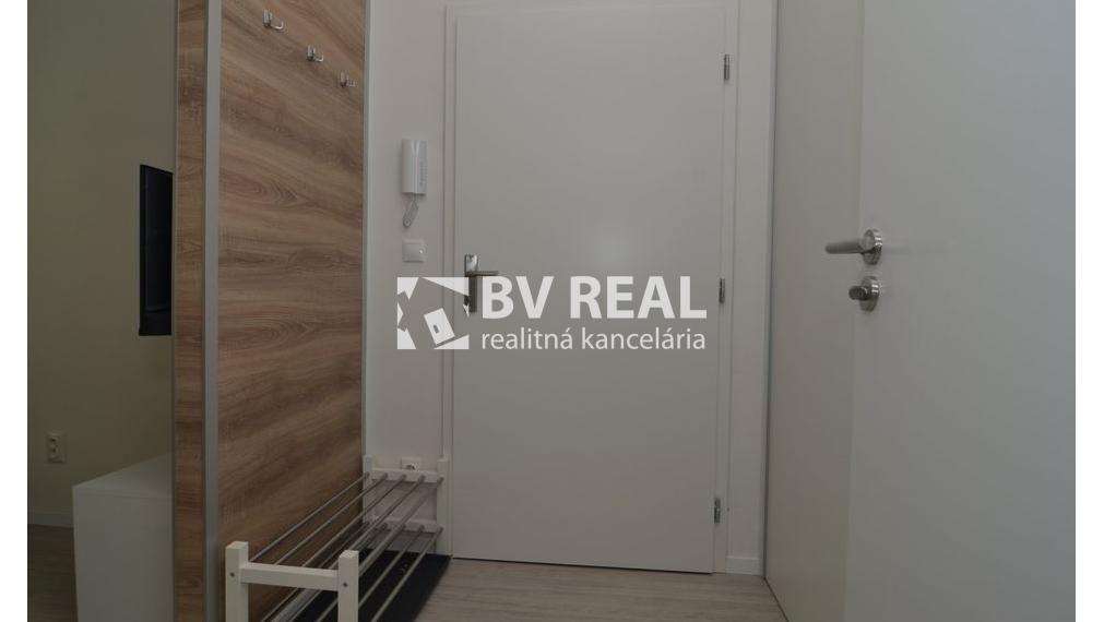 BV REAL Na prenájom 1 izbový byt Bánovce nad Bebravou FM2401
