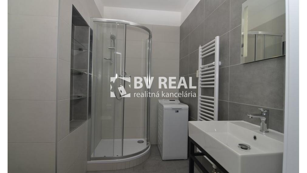 BV REAL Na prenájom 1 izbový byt Bánovce nad Bebravou FM2401