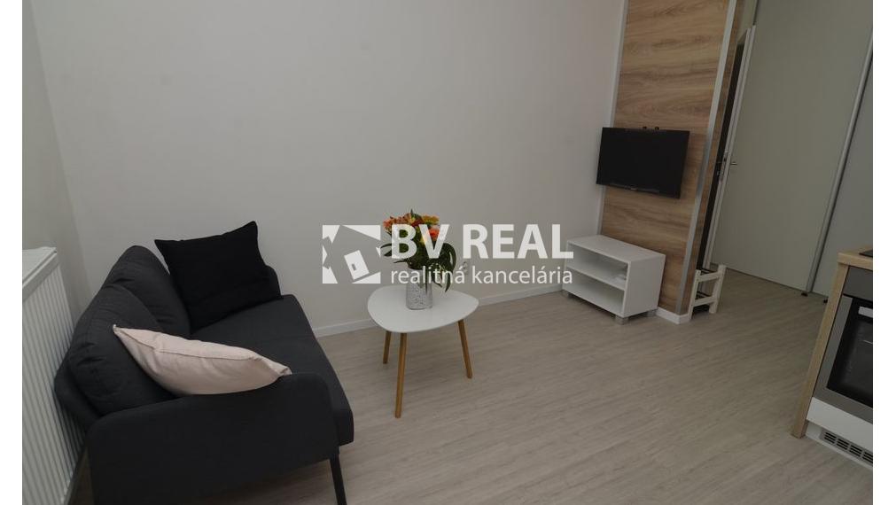 BV REAL Na prenájom 1 izbový byt Bánovce nad Bebravou FM2401