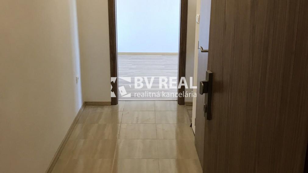 BV REAL Na predaj 2 izbový byt Handlová FM2403