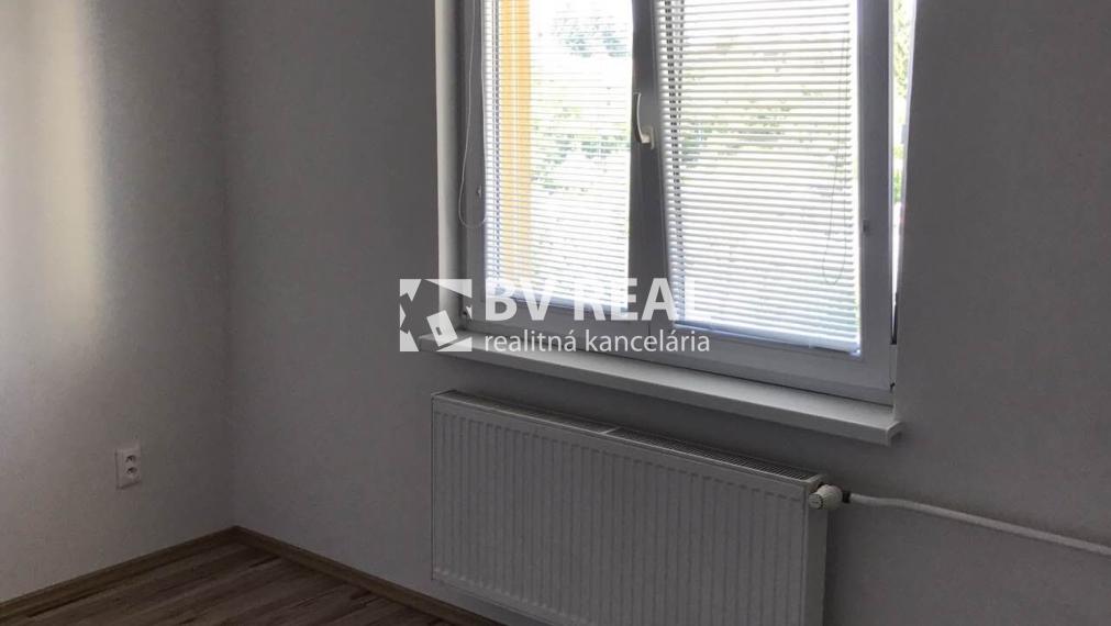 BV REAL Na predaj 2 izbový byt Handlová FM2403