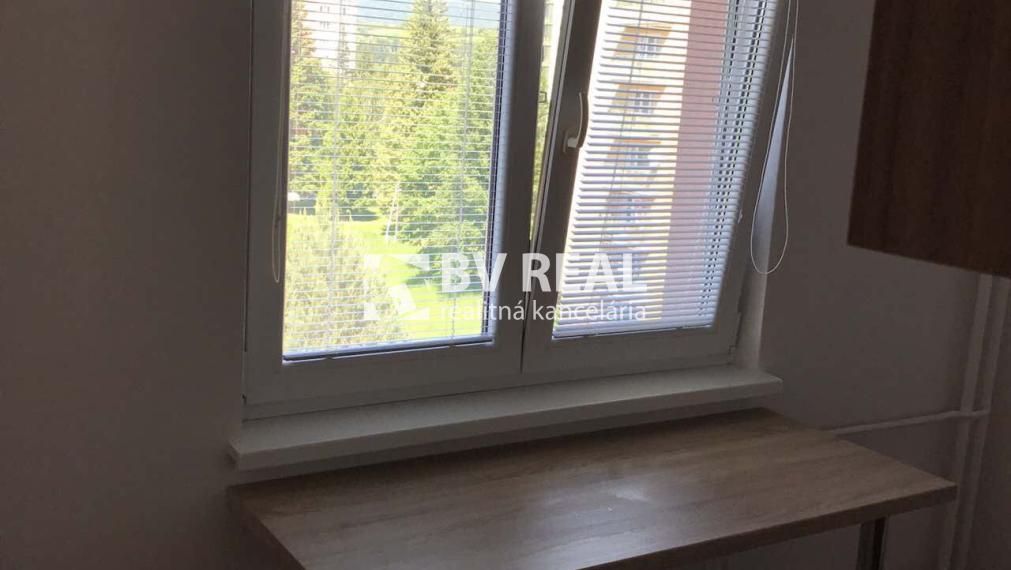 BV REAL Na prenájom 2 izbový byt Handlová FM2402