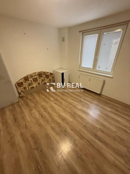BV REAL Na predaj 3 izbový byt Handlová FM2393