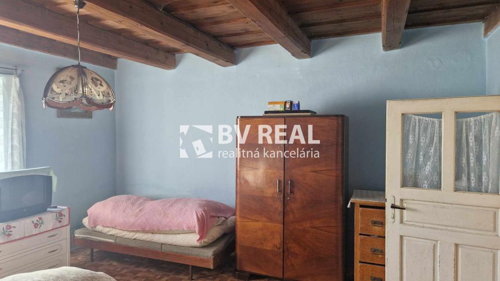 BV REAL Predaj rodinný dom a pozemok 1459 m2 Bystričany FM2404