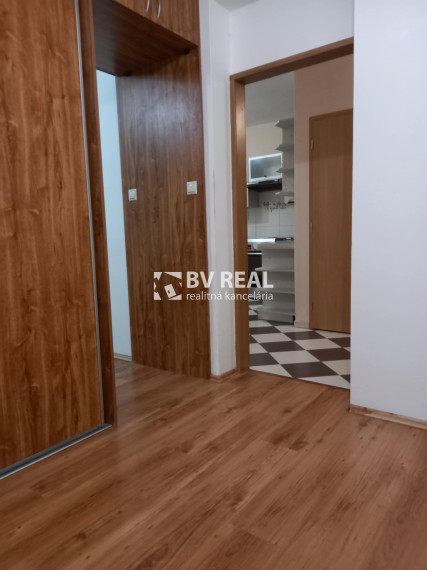BV REAL Na predaj 1 a pol izbový byt Bojnice FM2388