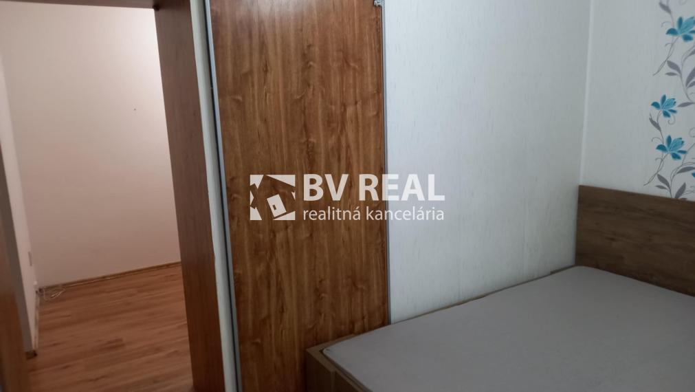 BV REAL Na predaj 1 a pol izbový byt Bojnice FM2388