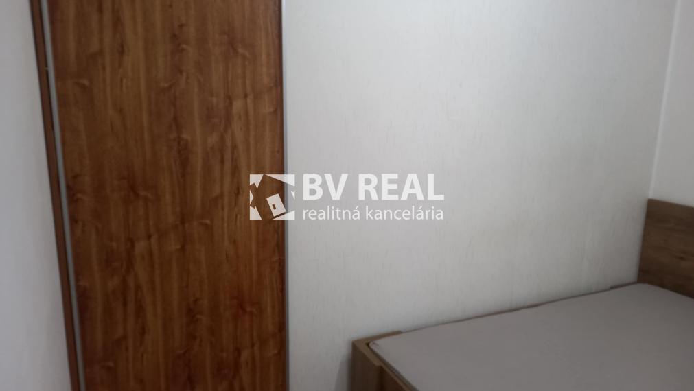 BV REAL Na predaj 1 a pol izbový byt Bojnice FM2388