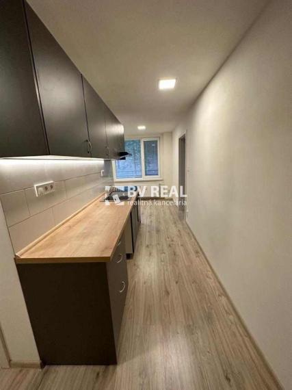 BV REAL Na prenájom 2 izbový byt Handlová FM1982