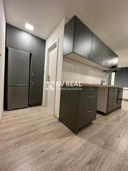 BV REAL Na prenájom 2 izbový byt Handlová FM1982