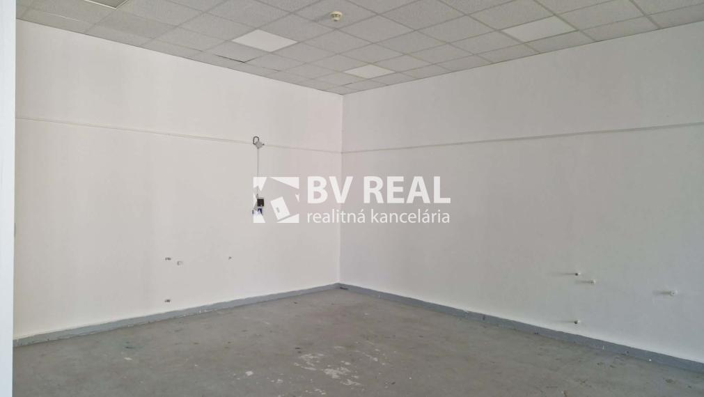 BV REAL Na prenájom prevádzková budova Prievidza FM2408