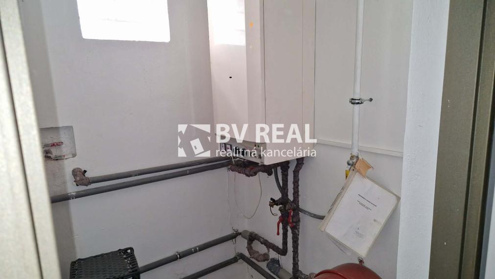 BV REAL Na prenájom prevádzková budova Prievidza FM2408