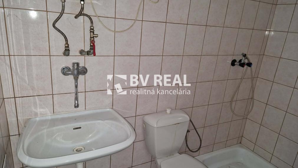 BV REAL Na prenájom prevádzková budova Prievidza FM2408