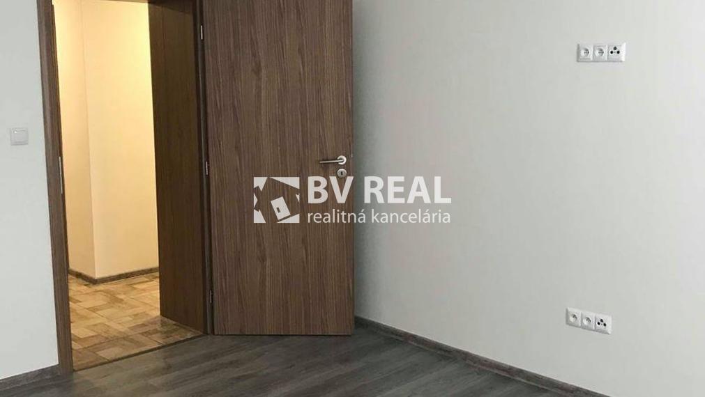 BV REAL Na predaj 2 izbový byt Handlová FM2224