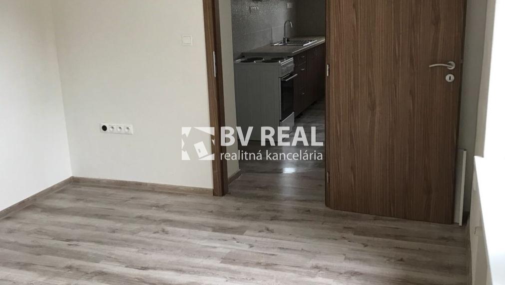 BV REAL Na predaj 2 izbový byt Handlová FM2410