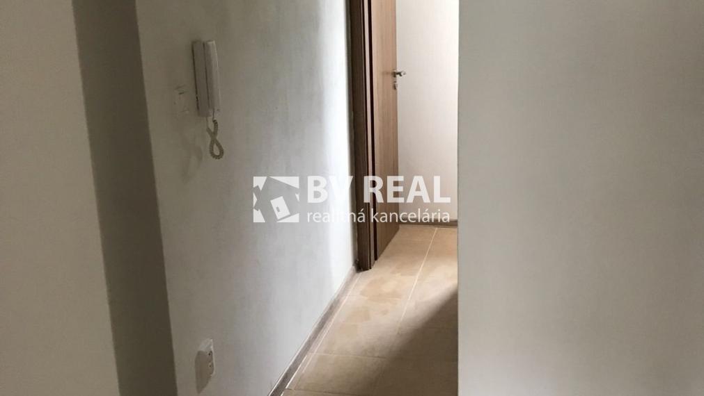 BV REAL Na predaj 2 izbový byt Handlová FM2410