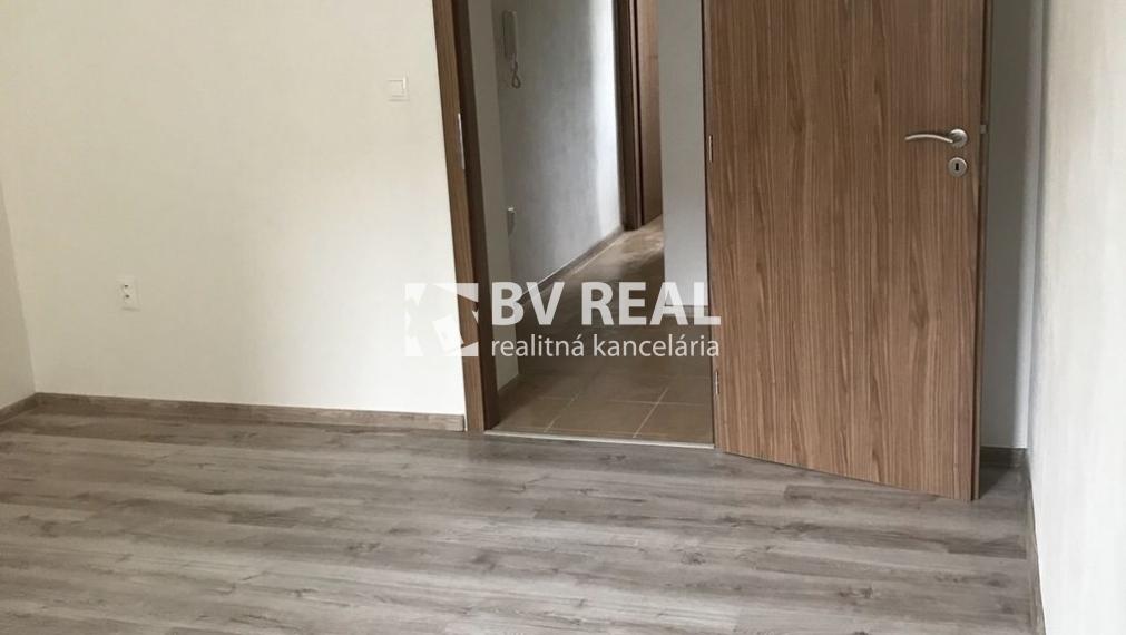 BV REAL Na predaj 2 izbový byt Handlová FM2410