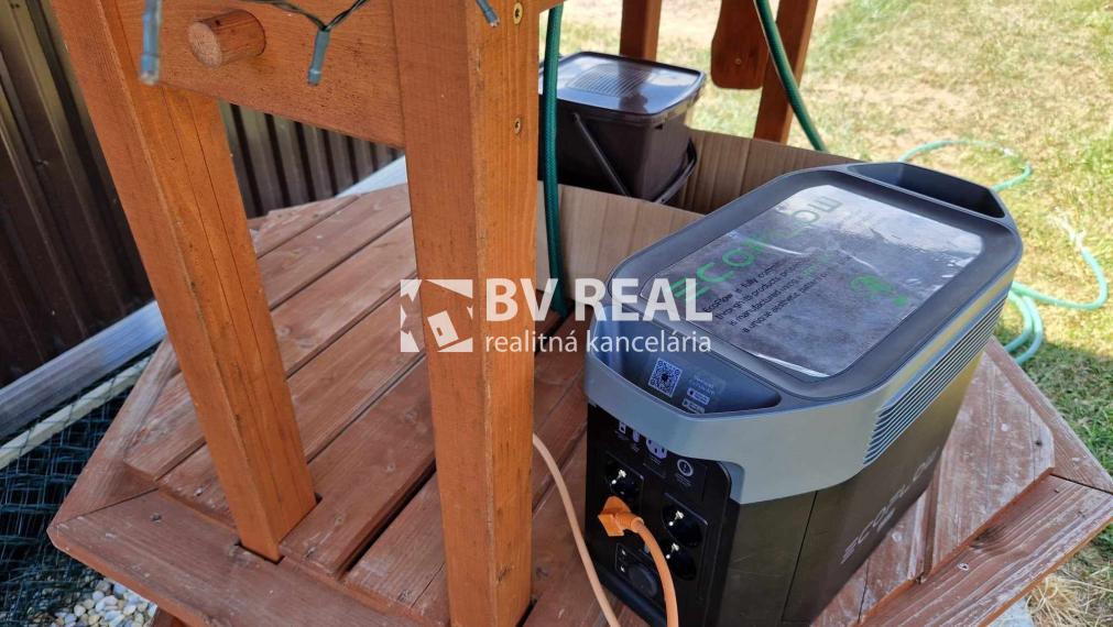 BV REAL Na predaj pozemok 1245 m2 s chatkou Nevidzany FM2107
