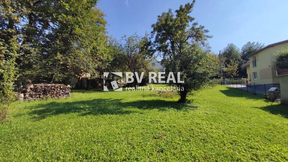 BV REAL predaj pozemok 844 m2 Dlžín okres Prievidza BV3024