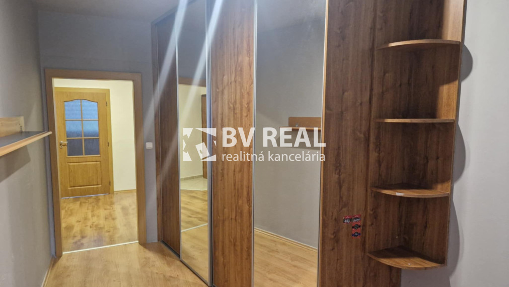 BV REAL Na predaj 4 izbový byt Handlová FM2419