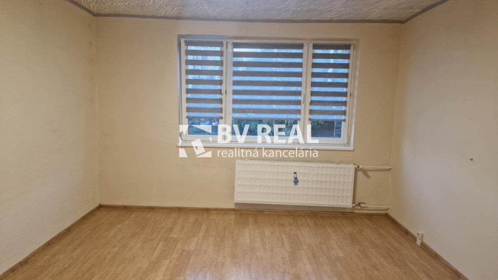 BV REAL Na predaj 4 izbový byt Handlová FM2419