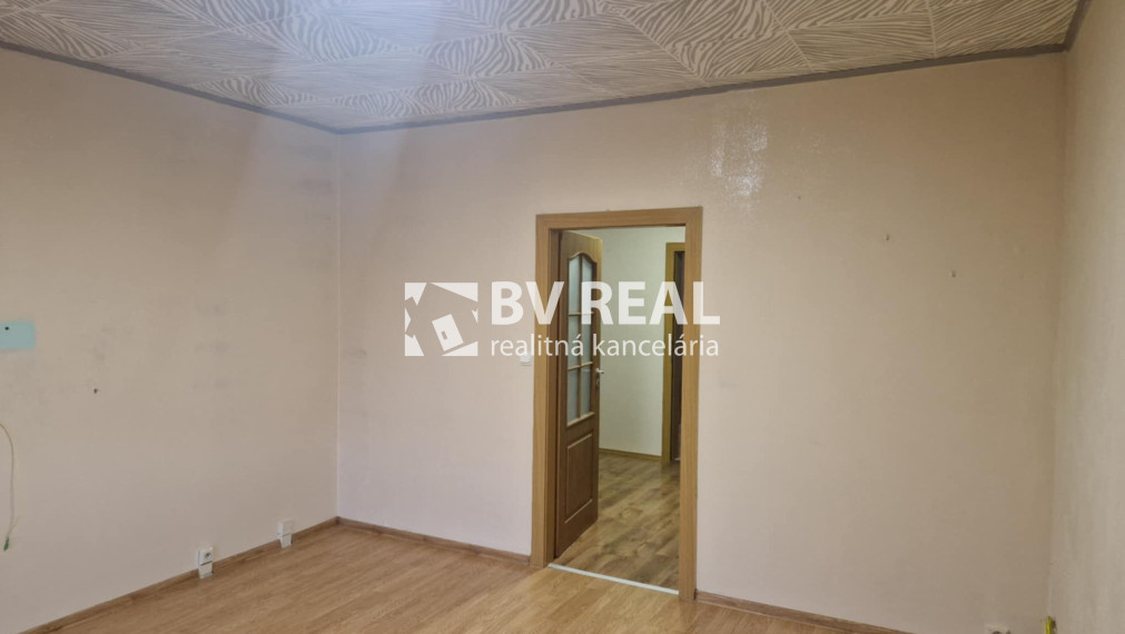 BV REAL Na predaj 4 izbový byt Handlová FM2419