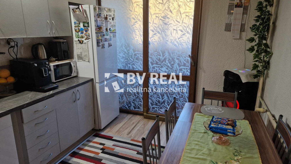 BV REAL Na predaj 4 izbový byt Handlová FM2419