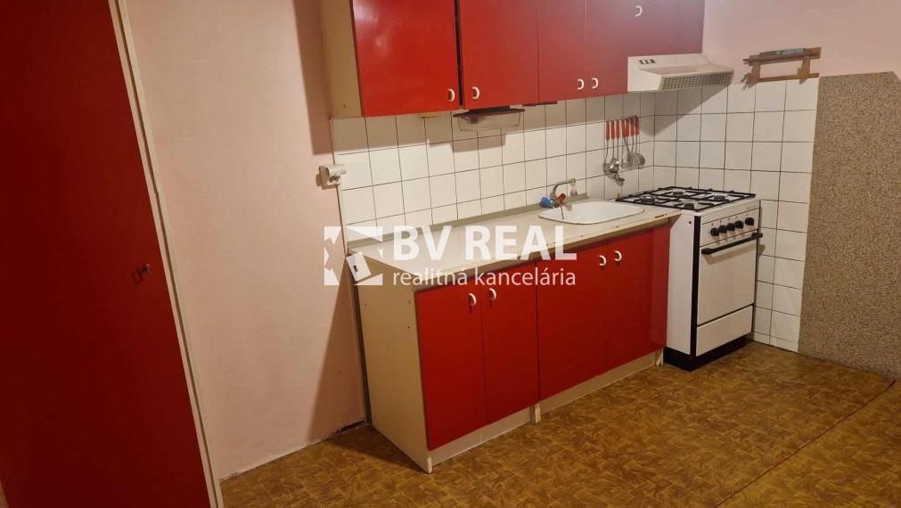 BV REAL Na predaj 3 izbový byt Handlová FM2349