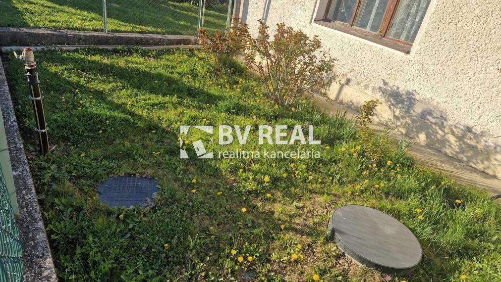 BV REAL Predaj rodinný dom a pozemok 1459 m2 Bystričany FM2404