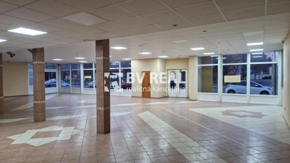 BV REAL Na prenájom polyfunkčná budova Prievidza FM2365