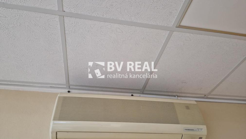 BV REAL Na prenájom polyfunkčná budova Prievidza FM2365