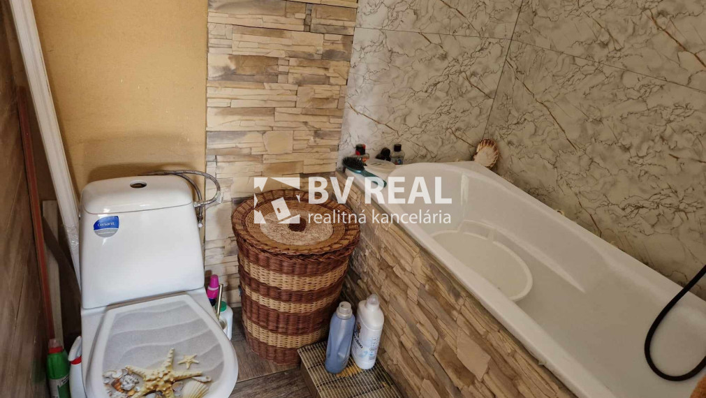 BV REAL Na predaj 2 rodinné domy obec Rybany FM2171