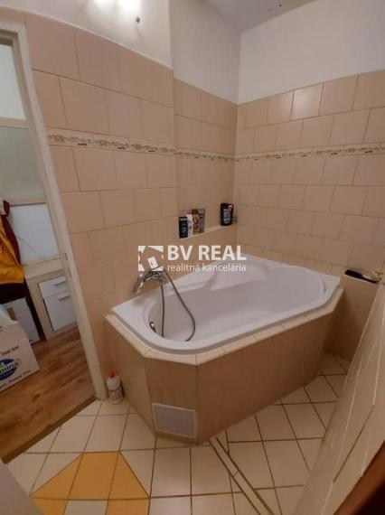 BV REAL Na prenájom 1 izbový byt Prievidza FM2426