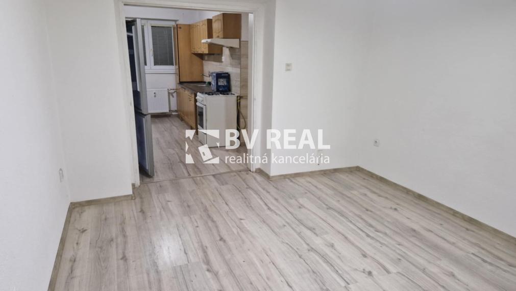 BV REAL Na prenájom 2 izbový byt Prievidza FM2728