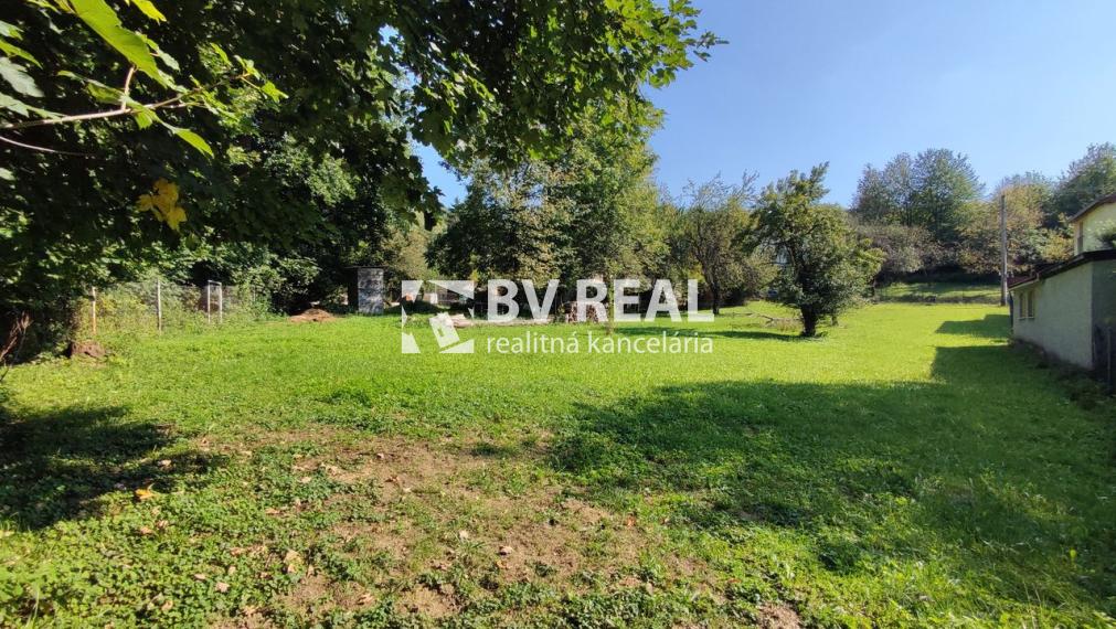 BV REAL predaj pozemok 844 m2 Dlžín okres Prievidza BV3024