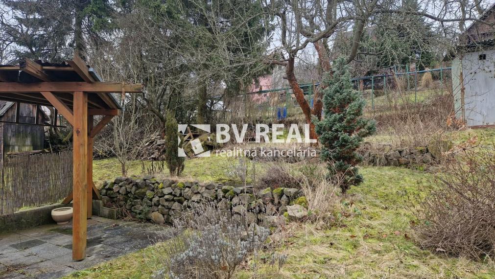 BV REAL Na predaj murovaná chata a záhrada Lutila FM2430