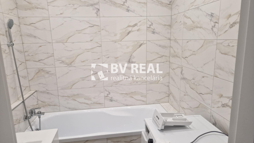 BV REAL Na prenájom 2 izbový byt Žiar nad Hronom FM2431