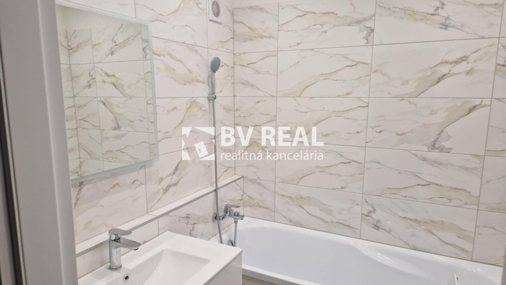 BV REAL Na prenájom 2 izbový byt Žiar nad Hronom FM2431