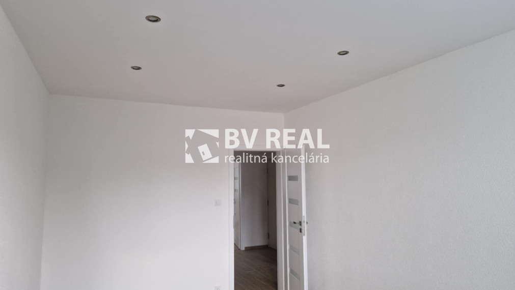 BV REAL Na prenájom 2 izbový byt Žiar nad Hronom FM2431