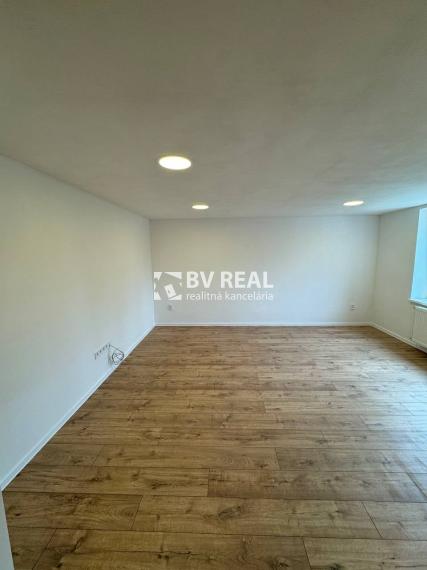 BV REAL Na predaj 2 izbový byt Handlová FM2153