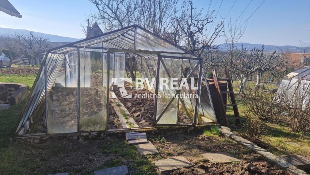 BV REAL murovaná chata so záhradou Prievidza FM2433