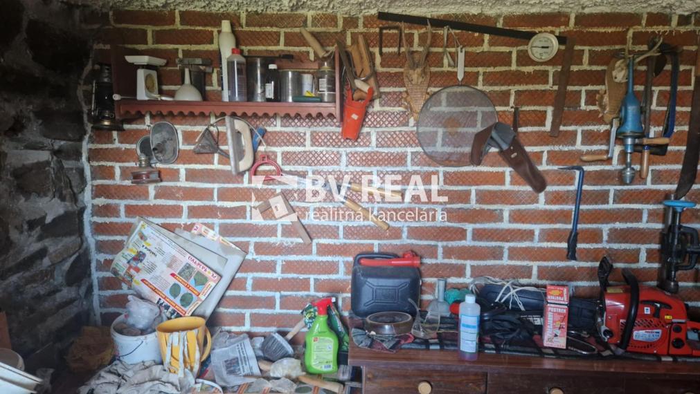 BV REAL murovaná chata so záhradou Prievidza FM2433