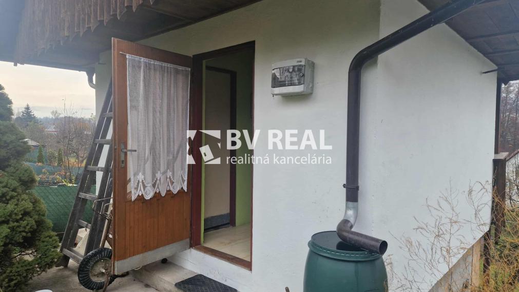 BV REAL Na predaj murovaná chata a záhrada Lutila FM2366